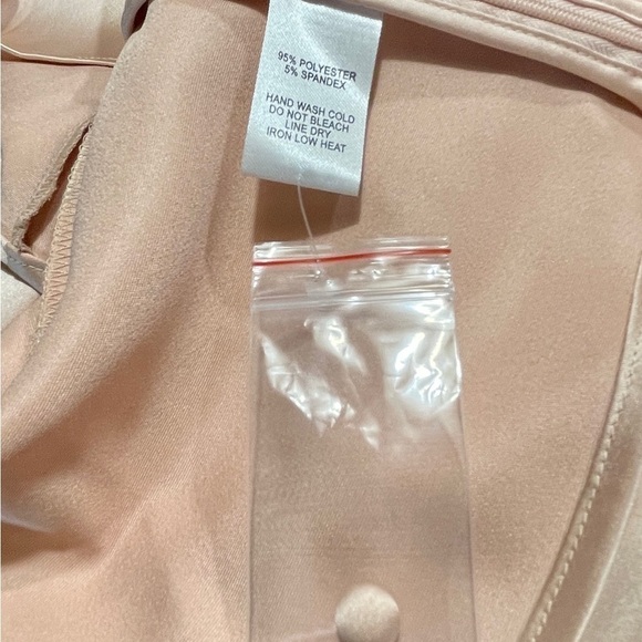 LULUS, NWT, WOMENS, DELICATE & FEMININE, CHAMPAGNE COLOR, SATIN TOP. SIZE S - Picture 13 of 13